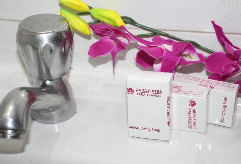 בית מלון כפרי Arra Transit Bengaluru International Airport