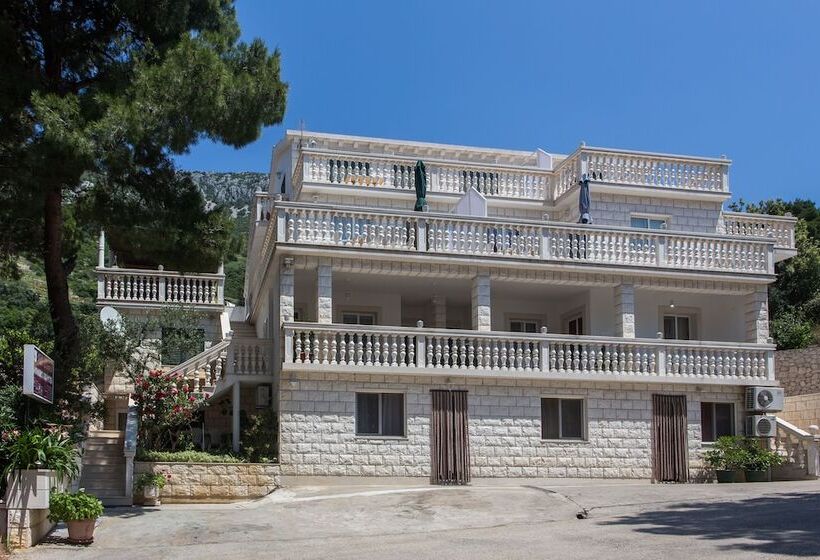 Apartments Villa Dingac   Borak