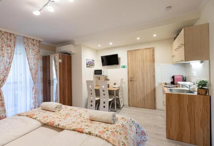 Пансион Balaton Fantasy Villa