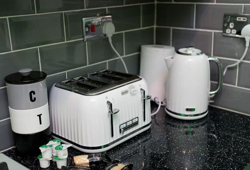 Towler House Apartments 6 Beds In 3 Bedrooms