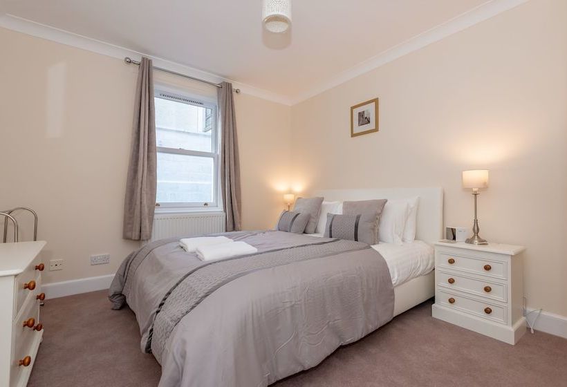 Achaniar Cottage  Central St Andrews