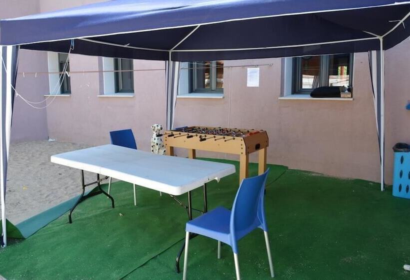 Albergue Villa De Nava De La Asunción   Hostel