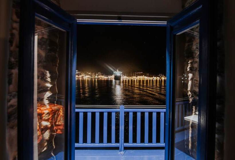 Amorgis Seaside Villa