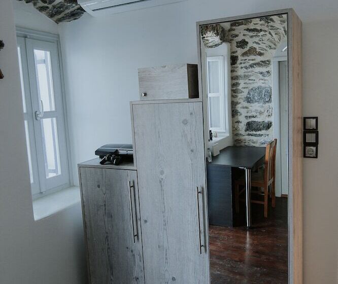 Amorgis Seaside Villa