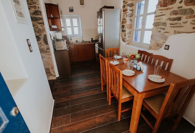 Amorgis Seaside Villa