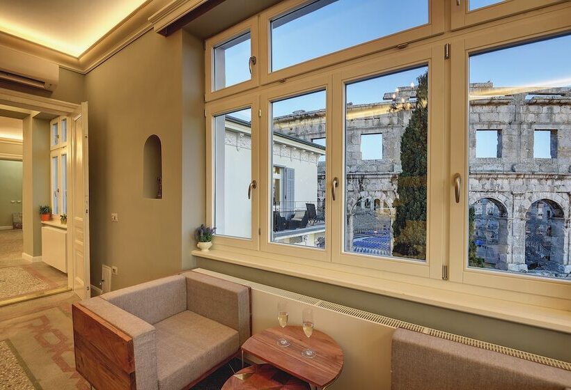 Arena & Sea View Luxurious Residence