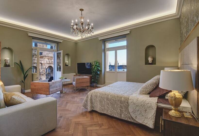 Arena & Sea View Luxurious Residence