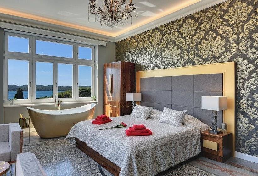 Arena & Sea View Luxurious Residence