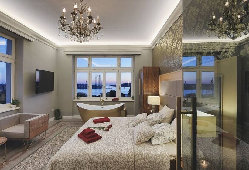 Arena & Sea View Luxurious Residence