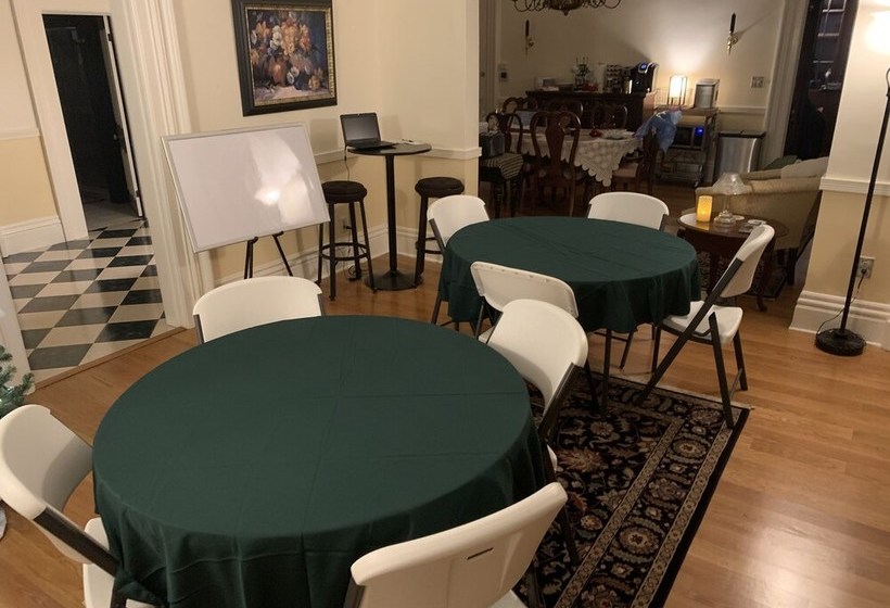 مبيت وإفطار Cuyahoga Valley Inn