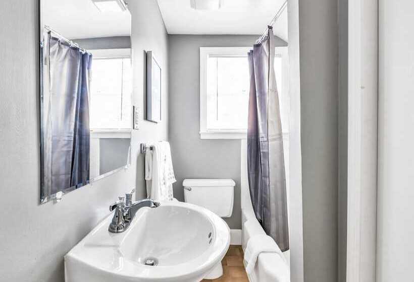 Charming Lavista Bungalow