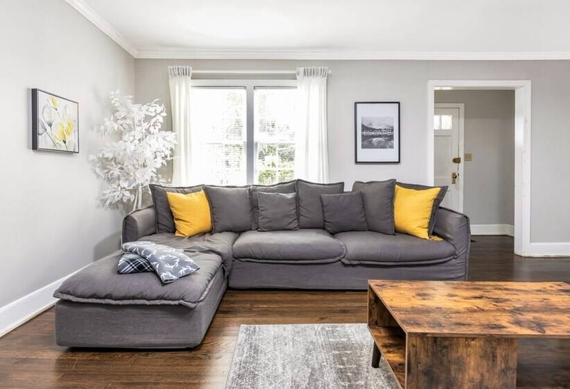 Charming Lavista Bungalow