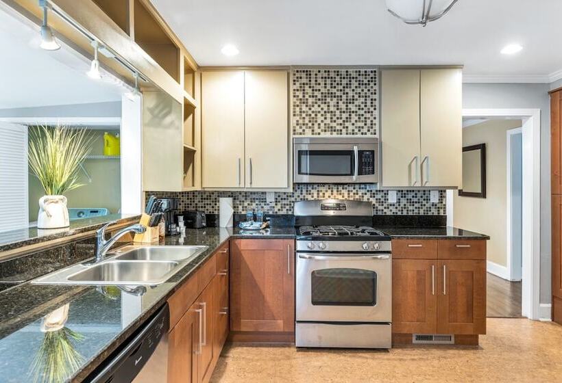 Charming Lavista Bungalow