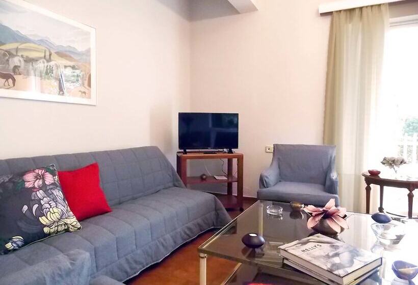 Glyfada Spacious Apartment Garden