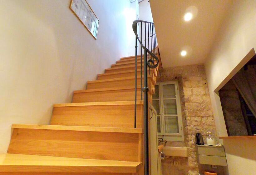 Historic Piazza House & Romantic Hidden Garden