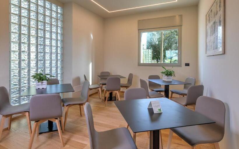 פונדק Park Hotel & Residence By The Cube