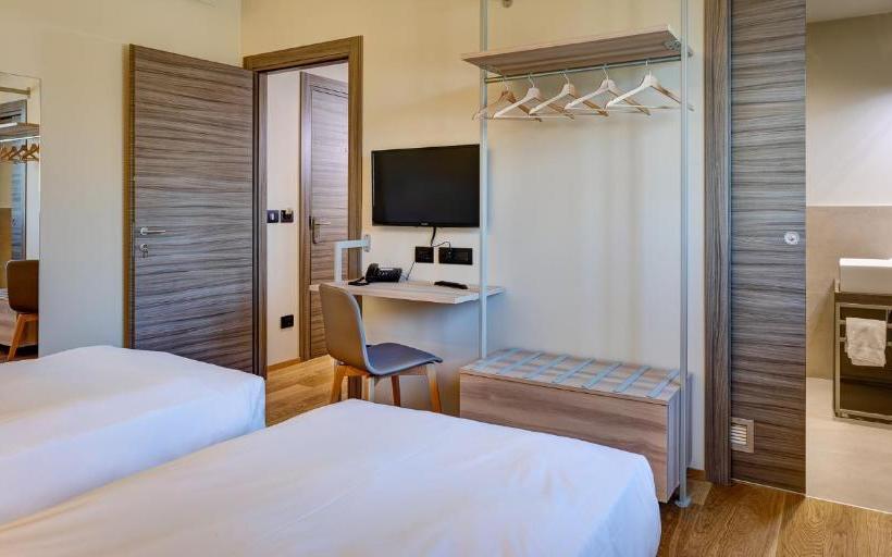 פונדק Park Hotel & Residence By The Cube