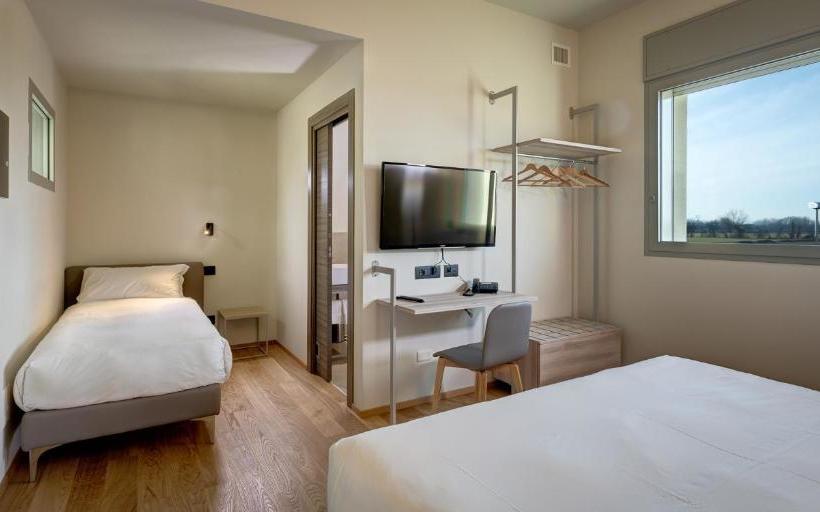 פונדק Park Hotel & Residence By The Cube