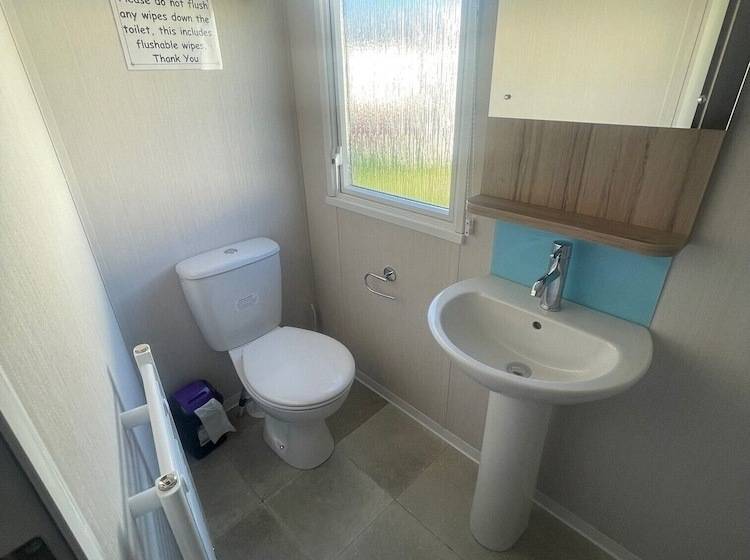 בית מלון כפרי Royal Oak Caravan Park