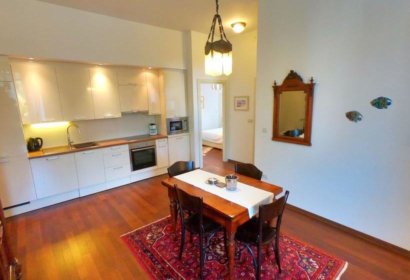 Novak Bonaparte   Hvar City Center