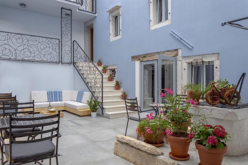 بنسيون Boutique Rooms Mirabilis