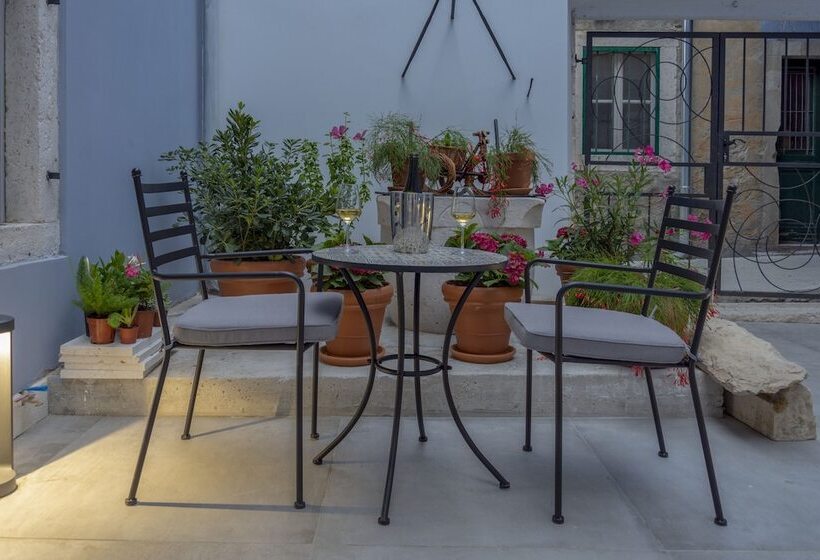 פנסיון Boutique Rooms Mirabilis