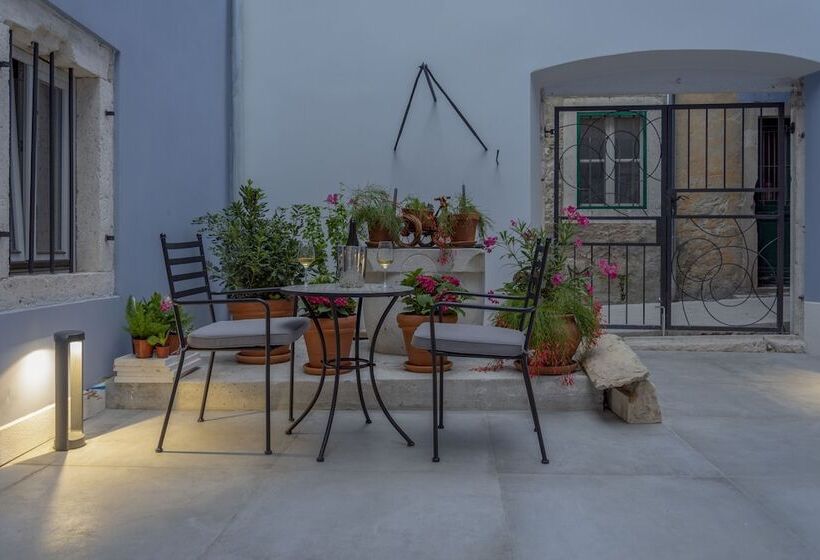 פנסיון Boutique Rooms Mirabilis