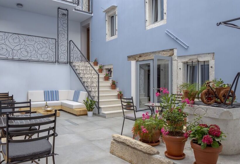 פנסיון Boutique Rooms Mirabilis