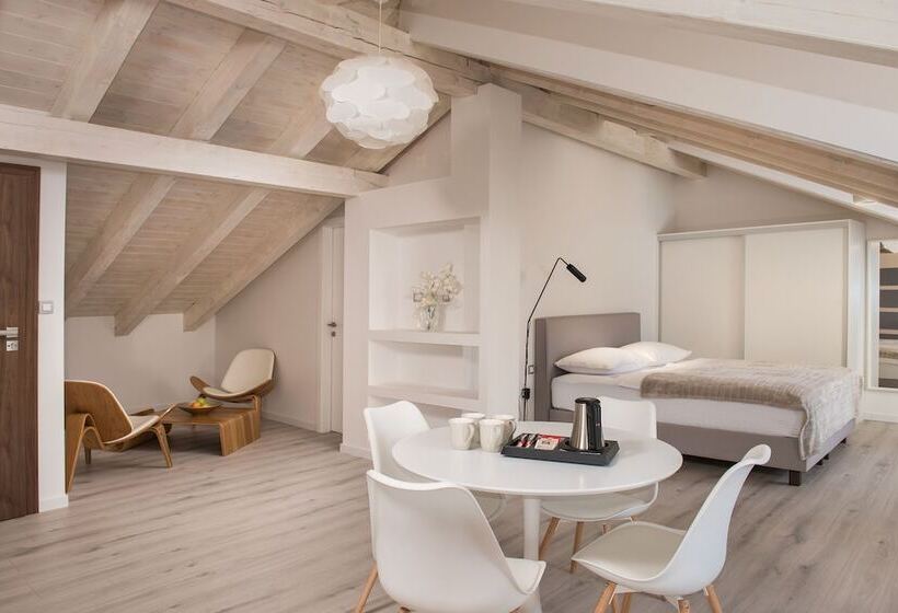 ペンション Boutique Rooms Mirabilis