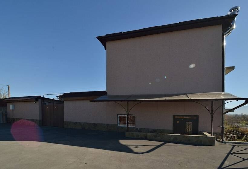 پانسیون Guest House Sova