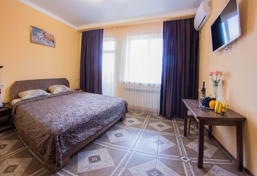 پانسیون Guest House Sova