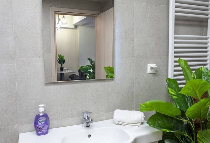 Privilege Flat Renovated Upscale Studio