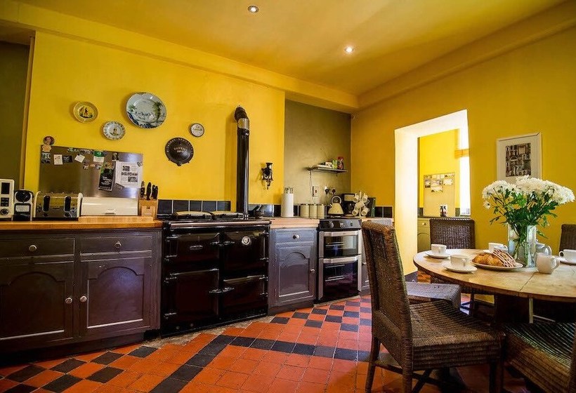 The Cors Country House