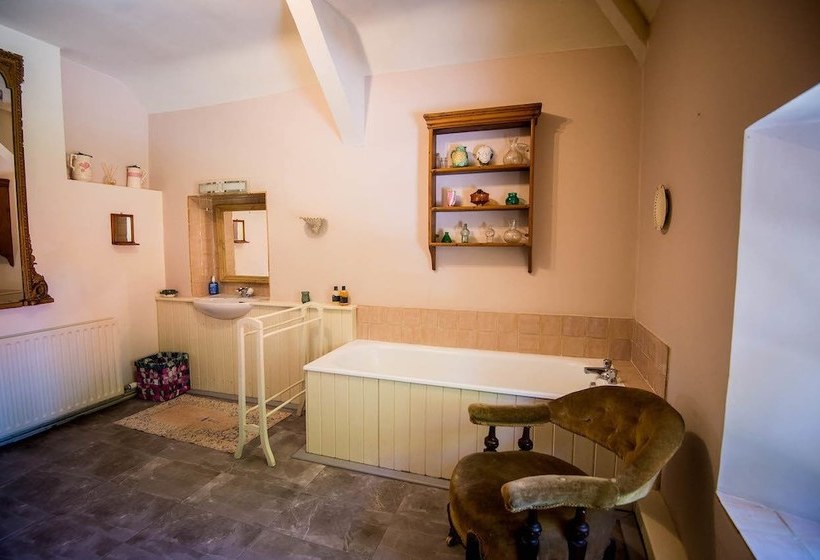 The Cors Country House