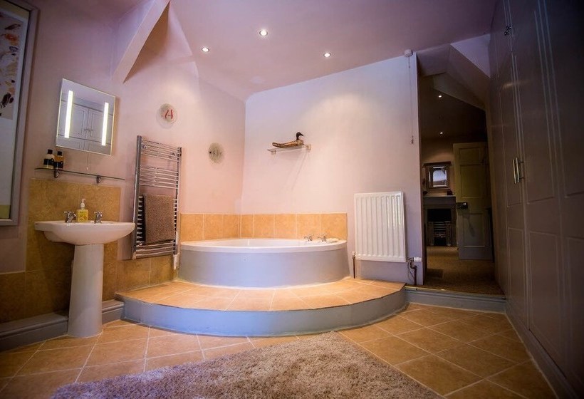 The Cors Country House