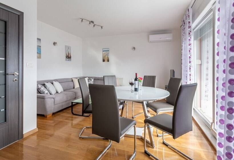 Urban Villa Penthouse