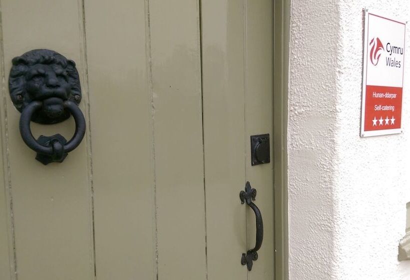 Vale View Cottages   The Coach House