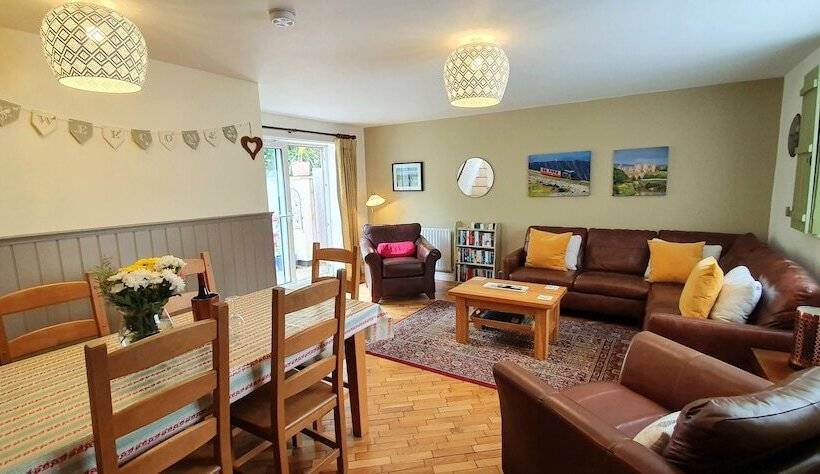 Vale View Cottages The Stables