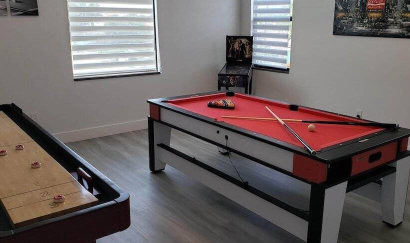 Villa Cosmopolitan By Vacationhit