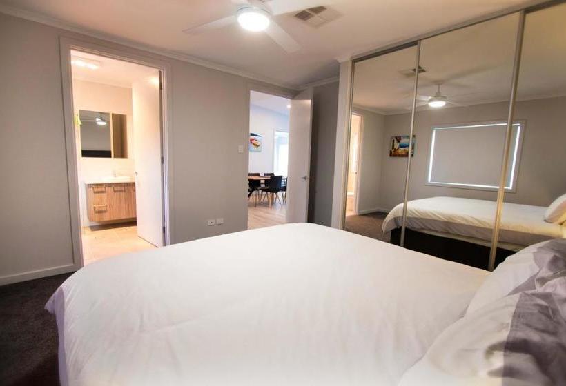 Wellington Lake Retreat