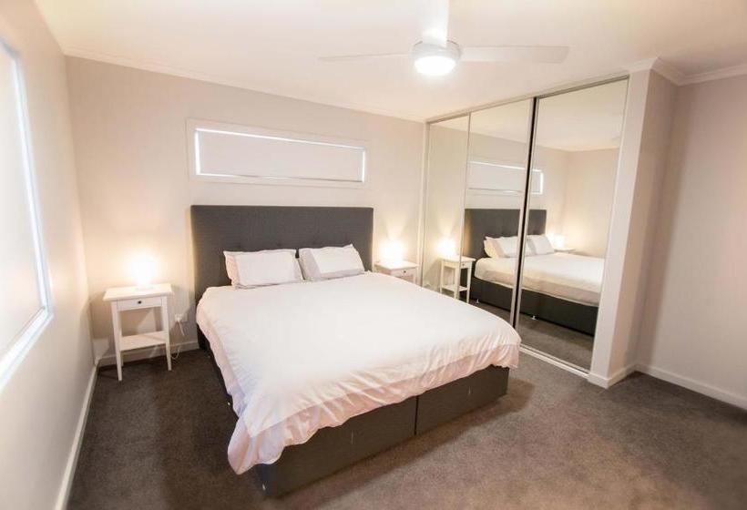 Wellington Lake Retreat