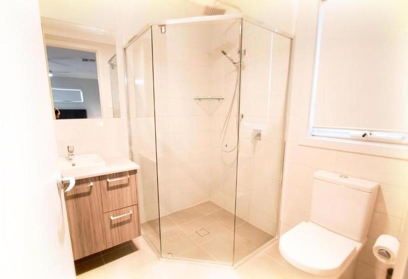 Wellington Lake Retreat