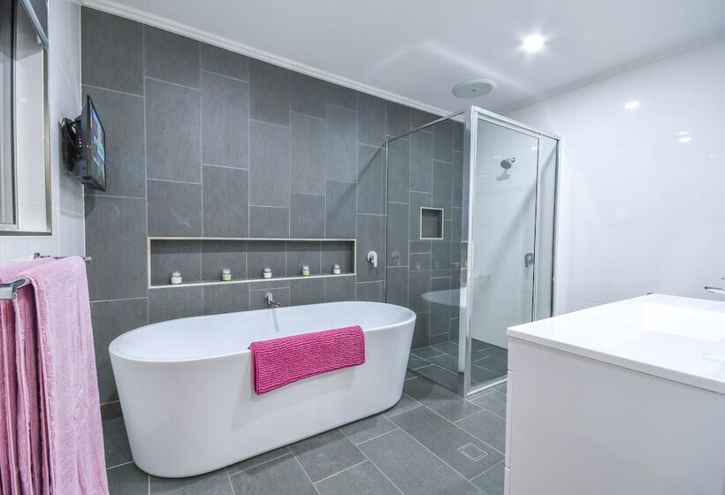Yungaburra  Lodge