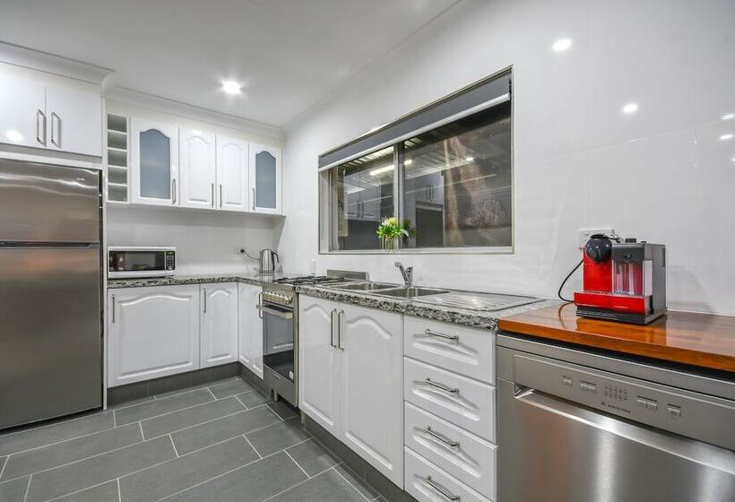 Yungaburra  Lodge
