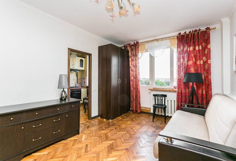 Apartment On Bolshoy Kondratievskiy 4