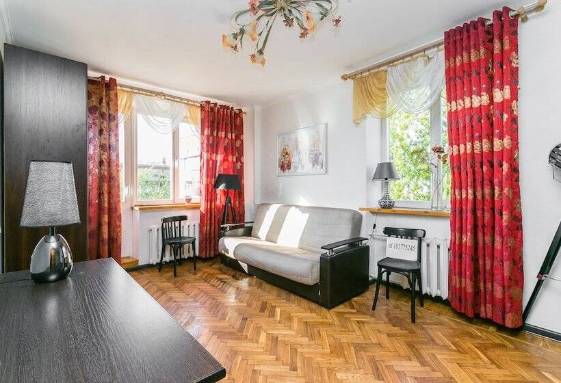 Apartment On Bolshoy Kondratievskiy 4