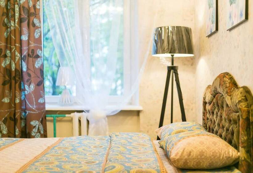 Apartment On Perunovskiy 4 10