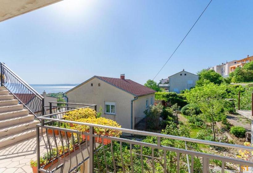 Apartments And Room Drazen