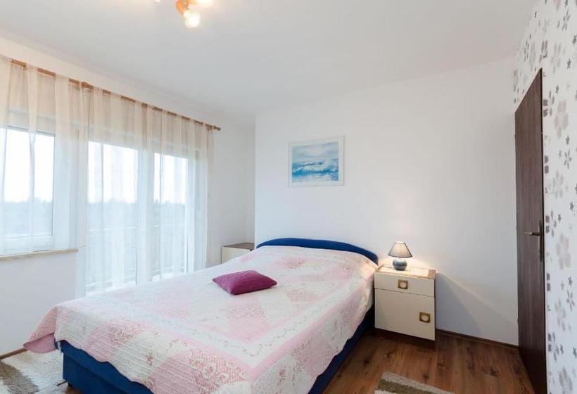 Apartments And Room Mirjana