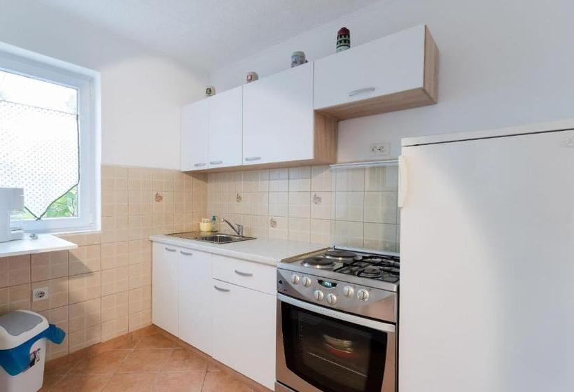 Apartments And Room Mirjana